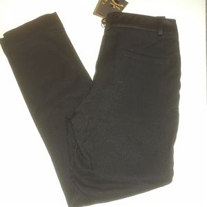 Black capris- Jacauard tailoring